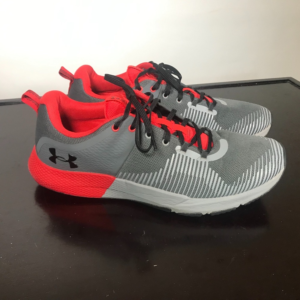 Under Armour Charged Engage athletic lightweight